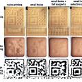 Unterschiedliche Codes, fertige Kekse und ausgelesene Muster (Fotos: Miyatake et al., osaka-u.ac.jp)