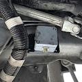 V2M-Box zur Geräuscherkennung unter dem Motorraum eines Fahrzeugs (Foto: v2mtech.com)