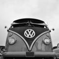 Auch VW muss dem Chipmangel Tribut zahlen (Symbolbild: Pixabay/Aljonushka)